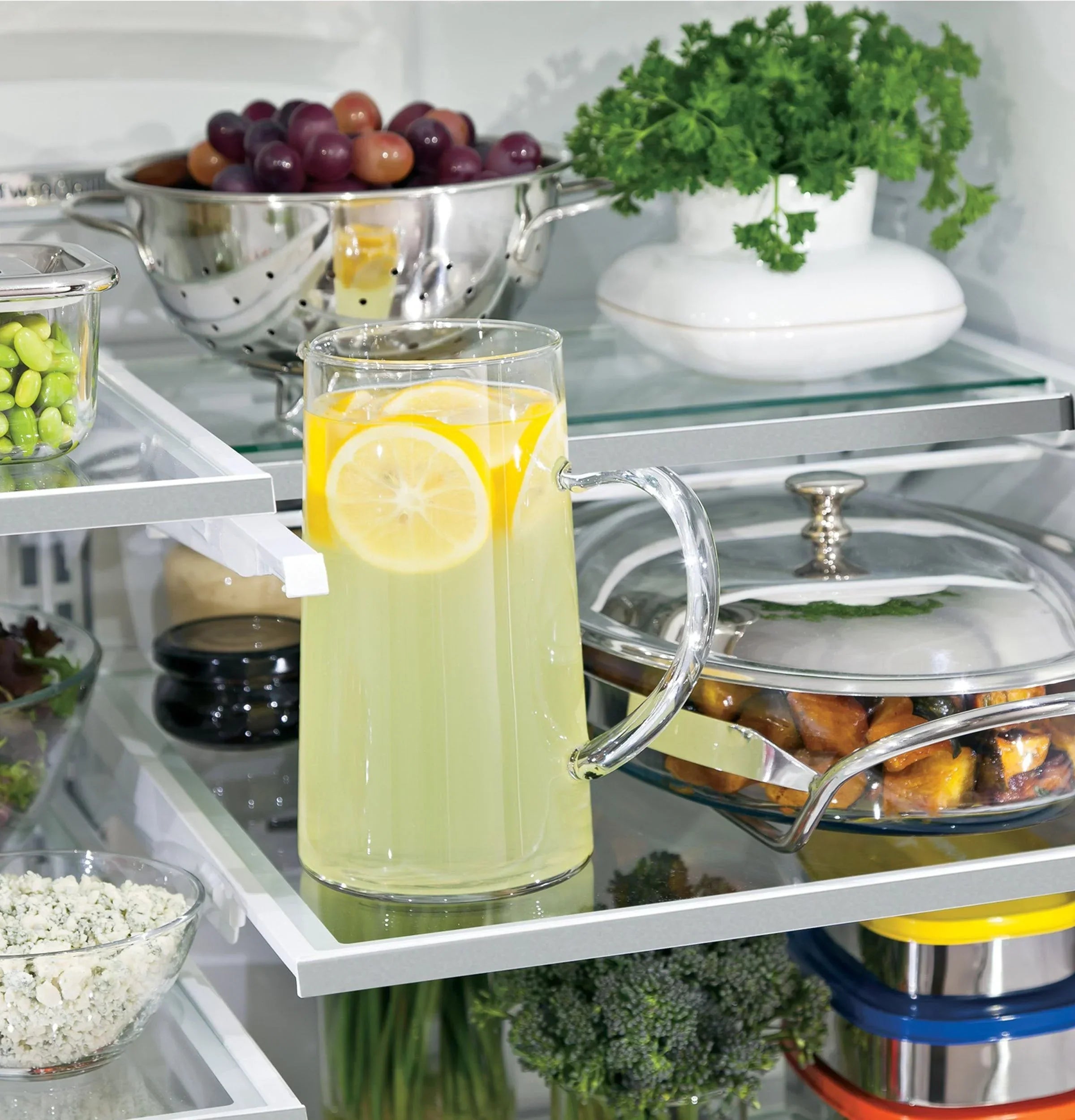 GE Profile? Series ENERGY STAR? 27.7 Cu. Ft. Fingerprint Resistant French-Door Refrigerator with Hands-Free AutoFill